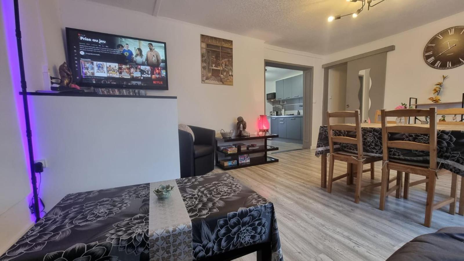 Appartement Rethel - Netflix - Marc & Cecile מראה חיצוני תמונה